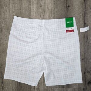 Izod NWT Golf Mens Classic Fit White Checkered Shorts Size 38